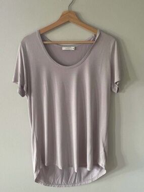 Talula Scoop Neck Short Sleeve T-Shirt Lavender Size M